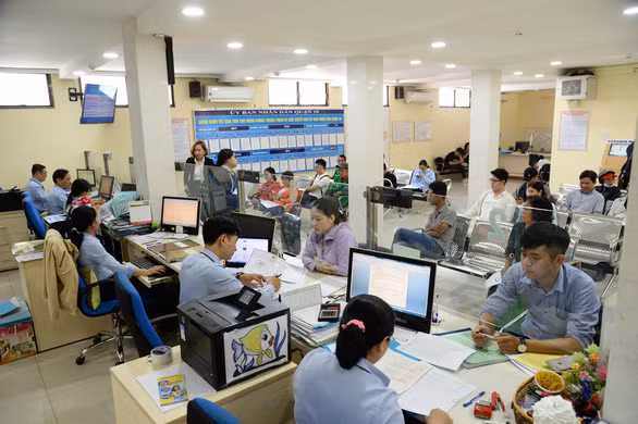 Sẽ chấm dứt “viên chức suốt đời”?
