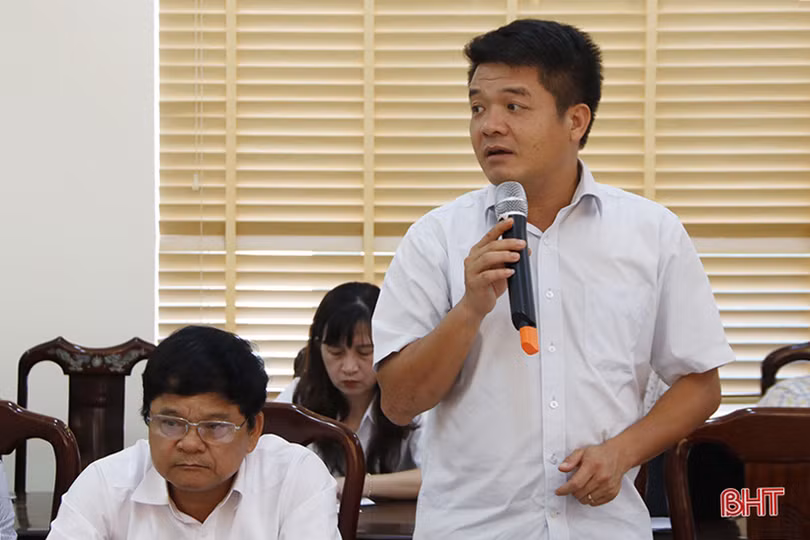 Bí thư Tỉnh ủy Lê Đình Sơn giải đáp thấu đáo kiến nghị của công dân trong phiên tiếp định kỳ tháng 4