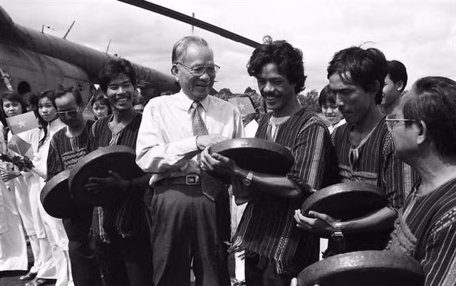 Nhìn lại những hình ảnh của nguyên Chủ tịch nước Lê Đức Anh