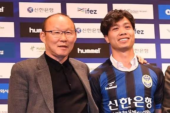 Chính ông, Park Hang Seo! Chuyện gì Công Phượng, V-League?