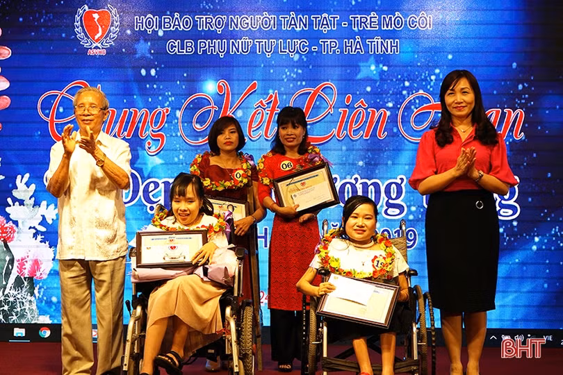 Chung kết Liên hoan Vẻ đẹp hoa xương rồng Hà Tĩnh lần thứ nhất