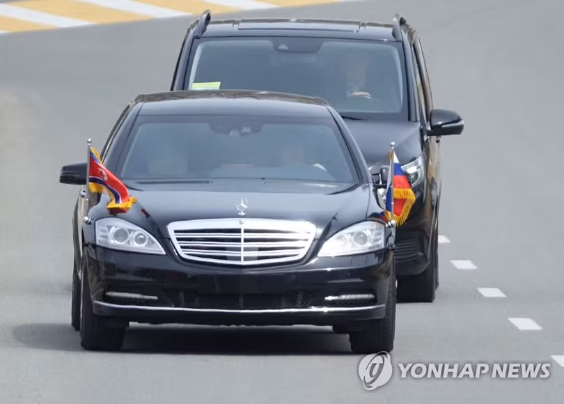 Không khí hội nghị thượng đỉnh đầu tiên giữa Tổng thống Putin và Chủ tịch Kim Jong-un