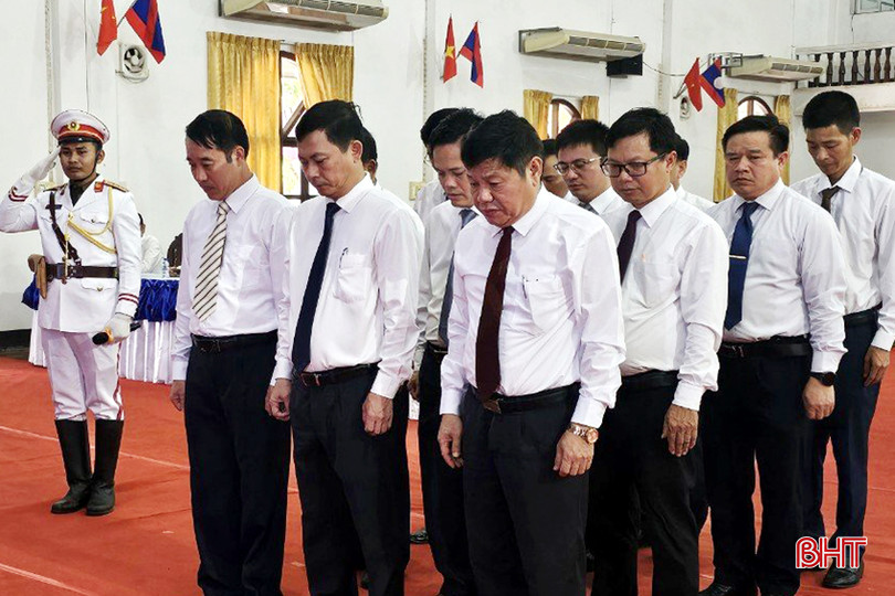 ... và tưởng niệm các liệt sĩ.