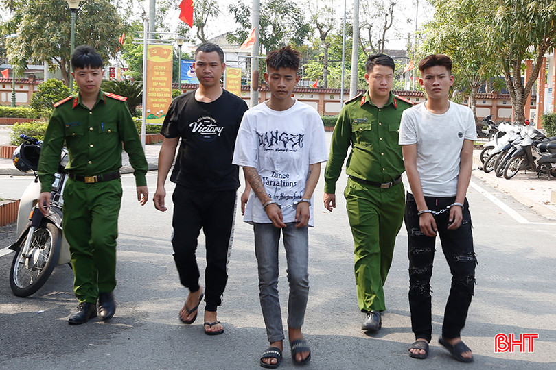 3 đối tượng bị công an huyện Can Lộc bắt giữ.JPG