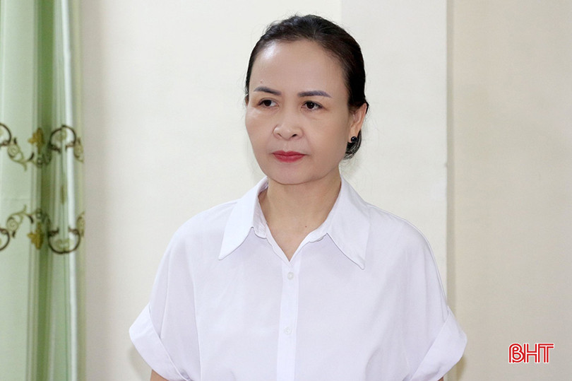 Chủ tịch Hội Liên hiệp Phụ nữ tỉnh Nguyễn Thị Lệ Hà: Báo cáo thẩm tra cần nhấn mạnh thêm tình trạng lừa đảo trên không gian mạng và việc đầu tư hạ tầng số tại cơ sở.