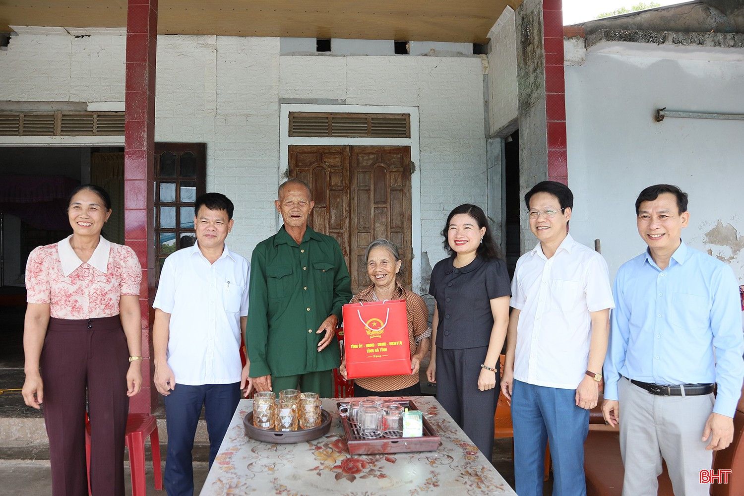Ông Kiệm là người hoạt động kháng chiến bị nhiễm chất độc hóa học, tỷ lệ thương tật 81%.
