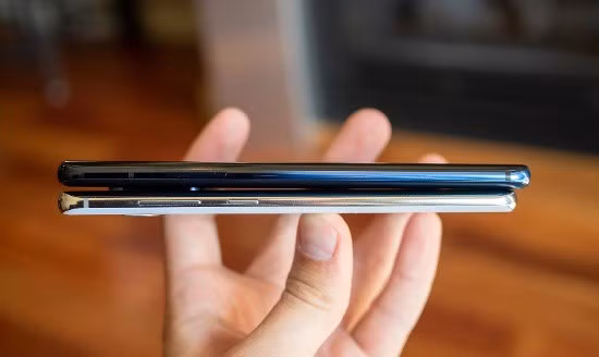 OnePlus 7 Pro & Galaxy S10 Plus: “Kẻ tám lạng, người nửa cân”!