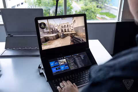 Chi tiết 2 mẫu máy tính “nhiều màn hình” độc đáo của Intel