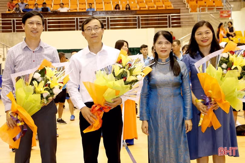 Khai mạc Giải Bóng bàn Báo Hà Tĩnh mở rộng năm 2019