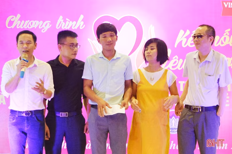 Kết nối yêu thương với trẻ em khiếm thị thành phố Hà Tĩnh