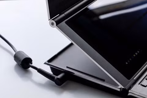 Chi tiết 2 mẫu máy tính “nhiều màn hình” độc đáo của Intel