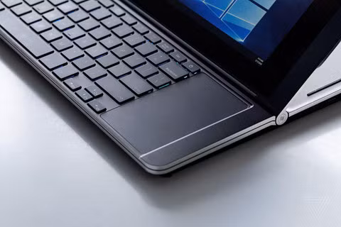 Chi tiết 2 mẫu máy tính “nhiều màn hình” độc đáo của Intel