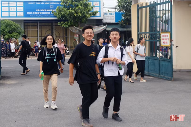 829 thí sinh “đua” 320 chỉ tiêu THPT Chuyên Hà Tĩnh