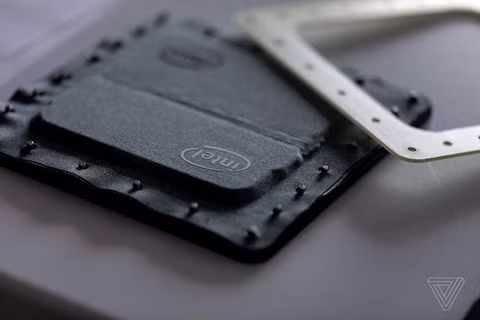 Chi tiết 2 mẫu máy tính “nhiều màn hình” độc đáo của Intel