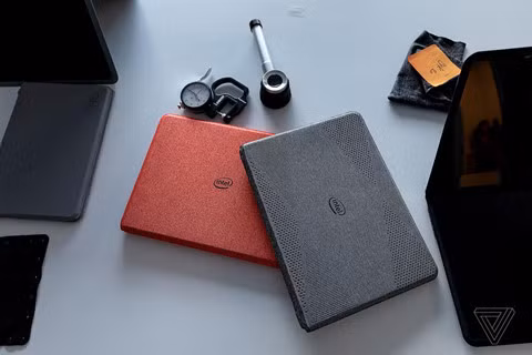 Chi tiết 2 mẫu máy tính “nhiều màn hình” độc đáo của Intel