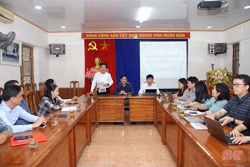 Báo Hải Phòng - Tuyên Quang - Hà Tĩnh trao đổi kinh nghiệm chuyển đổi số