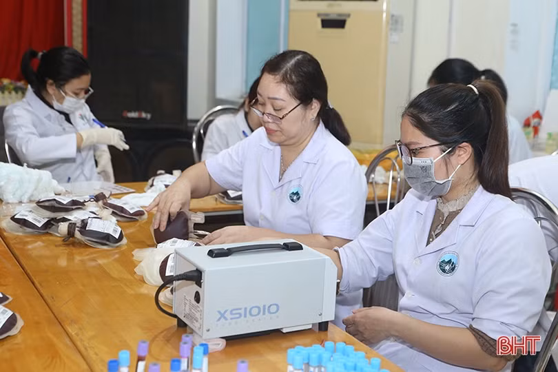 Tuổi trẻ Khối các Cơ quan và Doanh nghiệp Hà Tĩnh hiến 204 đơn vị máu