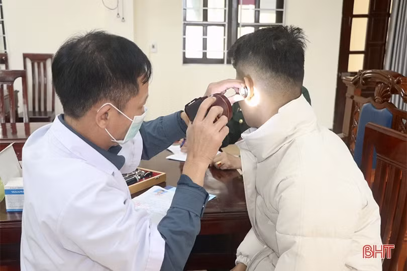 165 thanh niên Vũ Quang tham gia khám tuyển nghĩa vụ quân sự, công an