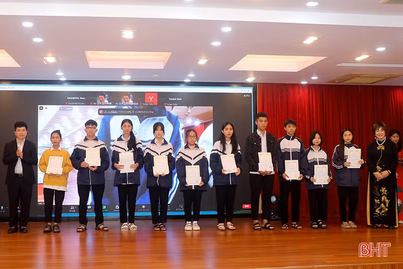 Trao 94 suất học bổng JIFA cho học sinh hoàn cảnh khó khăn