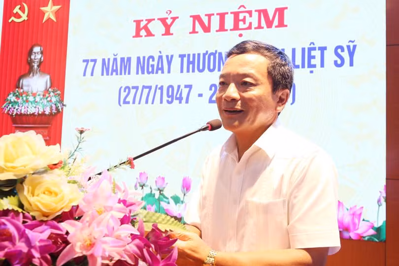 Phó Chủ tịch HĐND tỉnh Trần Văn Kỳ bày tỏ sự tri ân sâu sắc đối với công lao của các thương binh, bệnh binh cho sự nghiệp đấu tranh bảo vệ Tổ quốc.