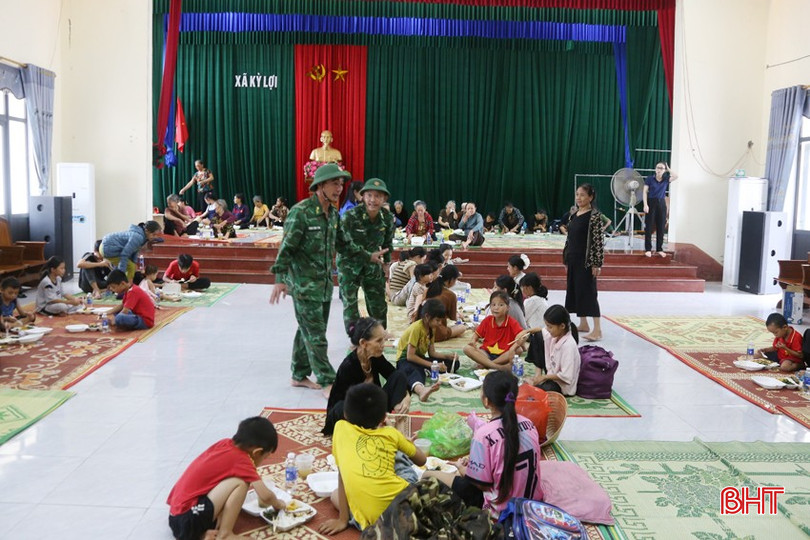 Bố trí hậu cần đầy đủ để phục vụ người dân trong quá trình tránh trú.
