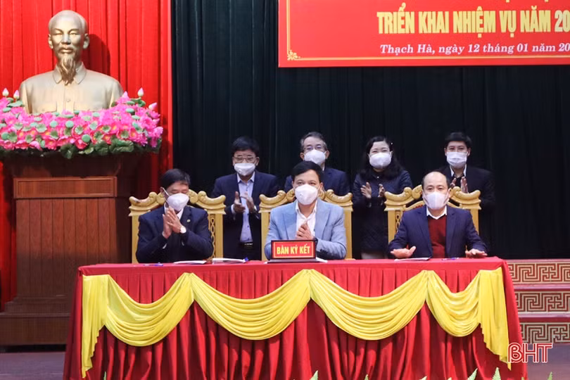 Thủ tướng Chính phủ tặng bằng khen cho Ủy ban MTTQ huyện Thạch Hà