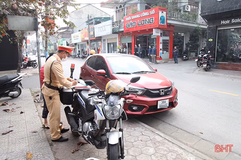 “Dở khóc dở cười” với những kiểu dừng, đỗ ô tô “không ý tứ”