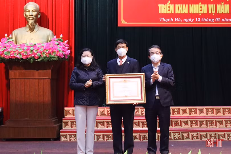 Thủ tướng Chính phủ tặng bằng khen cho Ủy ban MTTQ huyện Thạch Hà