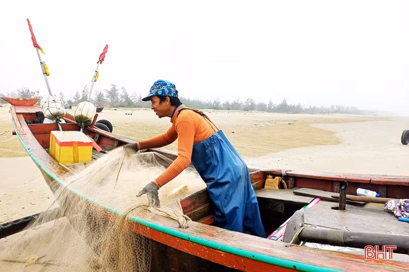 Ngư dân phía Nam Hà Tĩnh tất bật ra khơi săn “lộc biển” dịp cận tết