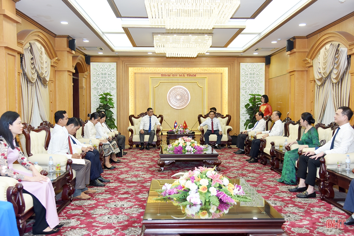 Đoàn công tác Ban Tổ chức tỉnh Bolikhămxay chào xã giao lãnh đạo Hà Tĩnh