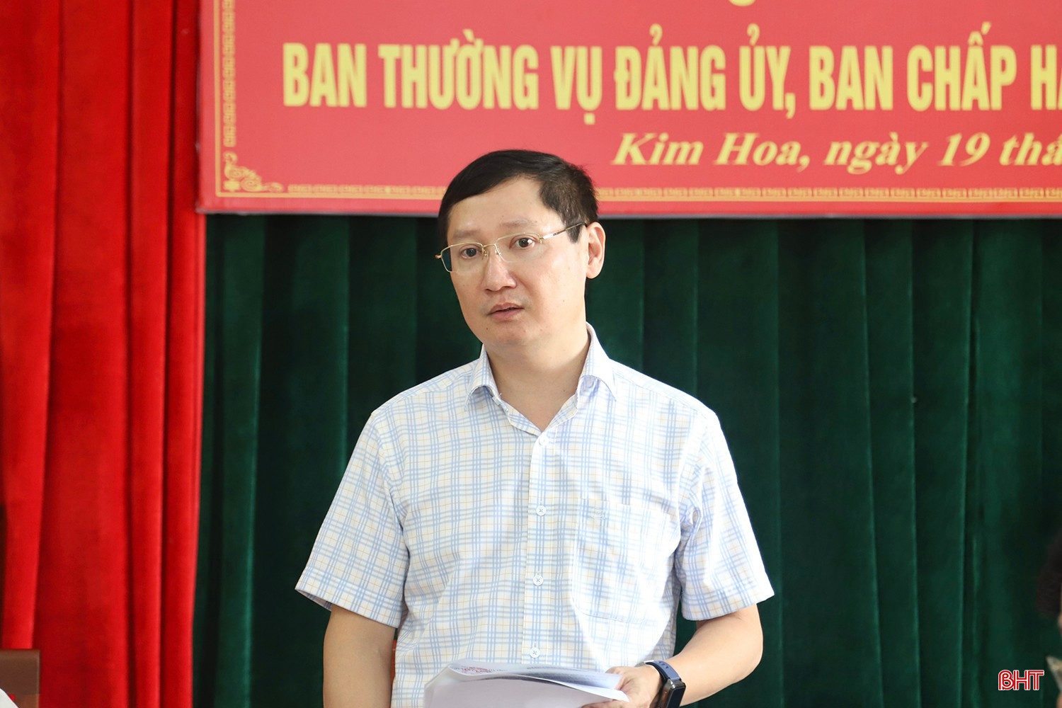 Bí thư Huyện ủy Hương Sơn Lương Quốc Tuấn đề xuất, kiến nghị một số nội dung tại buổi làm việc.