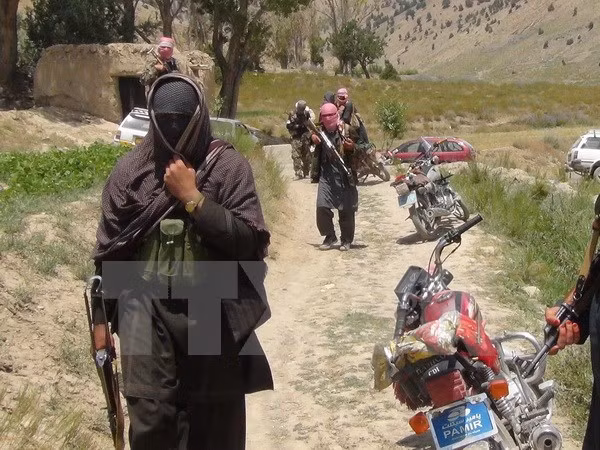 ao gai bom phat no som 30 tay sung taliban chet tai cho