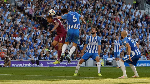 man city thang nhe chelsea phoi ao