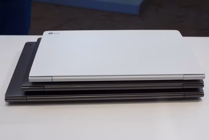 lg gram laptop nhe nhat the gioi gia 24 5 trieu dong