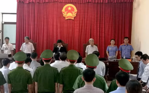14 cuu can bo sai pham dat dai o xa dong tam linh an