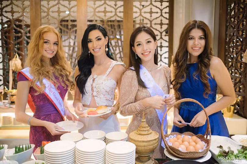 Á hậu Phương Nga công bố trang phục dân tộc tại Miss Grand International