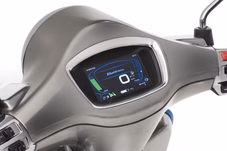 Vespa chạy điện đầu tiên mở bán, giá hơn 7.000 USD