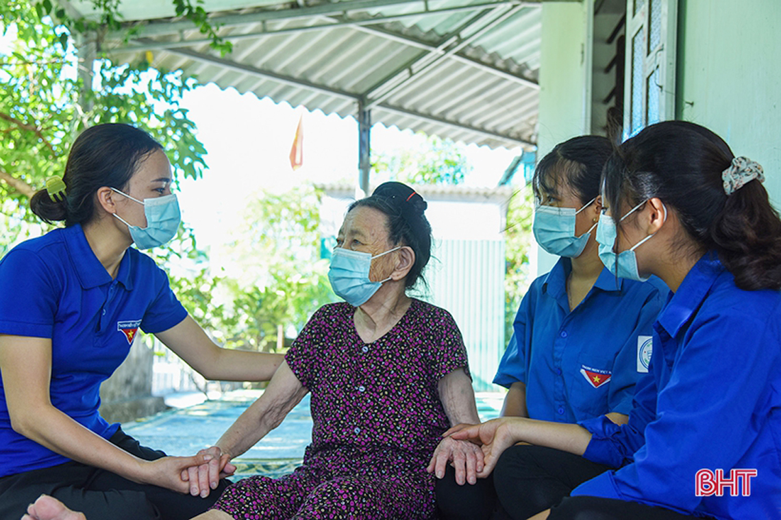 Tổ chức cho Nhân dân Hà Tĩnh đón Tết lành mạnh, an toàn, tiết kiệm