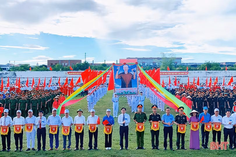 Khai mạc Đại hội TDTT huyện Cẩm Xuyên lần thứ IX