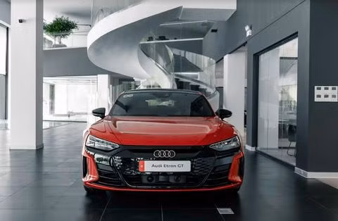 Siêu xe chạy điện Audi e-tron GT chính thức ra mắt tại Việt Nam
