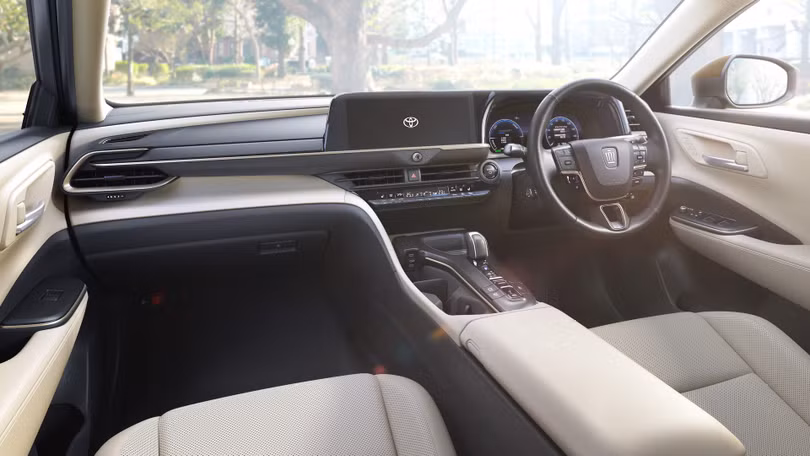 Chi tiết Toyota Crown Crossover tại Nhật Bản, giá từ 31.000 USD