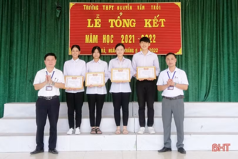 Công tác phát triển Đảng trong học sinh THPT ở Hà Tĩnh còn nhiều trăn trở