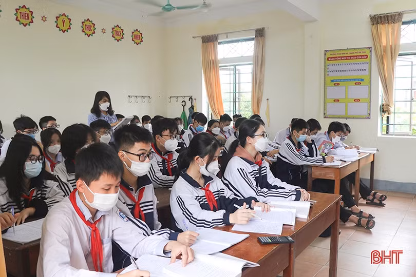 Tăng gần 570 học sinh lớp 6, các trường THCS ở TP Hà Tĩnh lo áp lực sỹ số