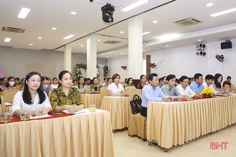Trang bị kiến thức chuyển đổi số giúp phụ nữ Hà Tĩnh phát triển kinh tế 