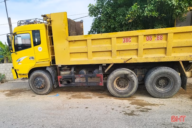 Hà Tĩnh quyết liệt xử lý vấn nạn xe chở quá khổ, quá tải