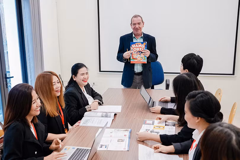 Lần đầu tiên tại Hà Tĩnh, bạn có thể học trực tiếp với cựu giám khảo IELTS với hơn 25 năm kinh nghiệm