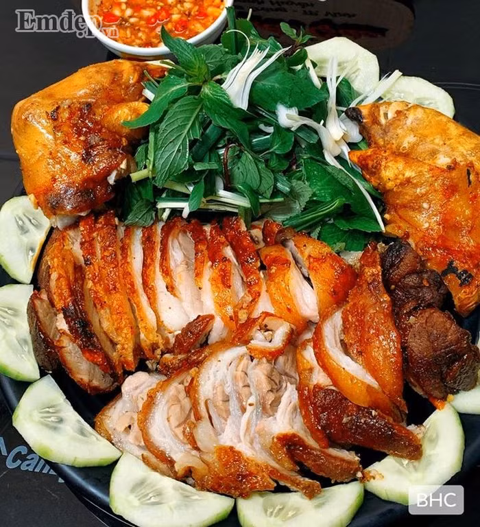 Bữa ăn đưa cơm với món chân giò rút xương đậm đà lạ miệng