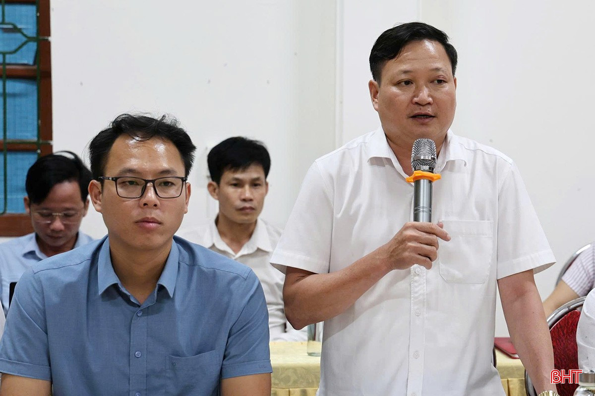 Bí thư Đảng ủy, Chủ tịch HĐND xã Sơn Hồng Nguyễn Thành Đồng báo cáo công tác chuẩn bị đại hội đảng bộ xã nhiệm kỳ 2025 - 2030.