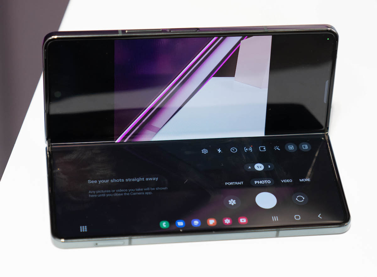Ảnh thực tế Samsung Galaxy Z Fold4