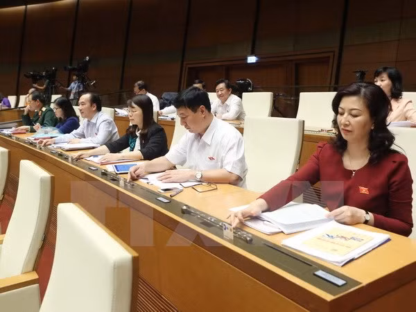 quoc hoi thong qua luat dau gia tai san voi hon 84 so phieu tan thanh